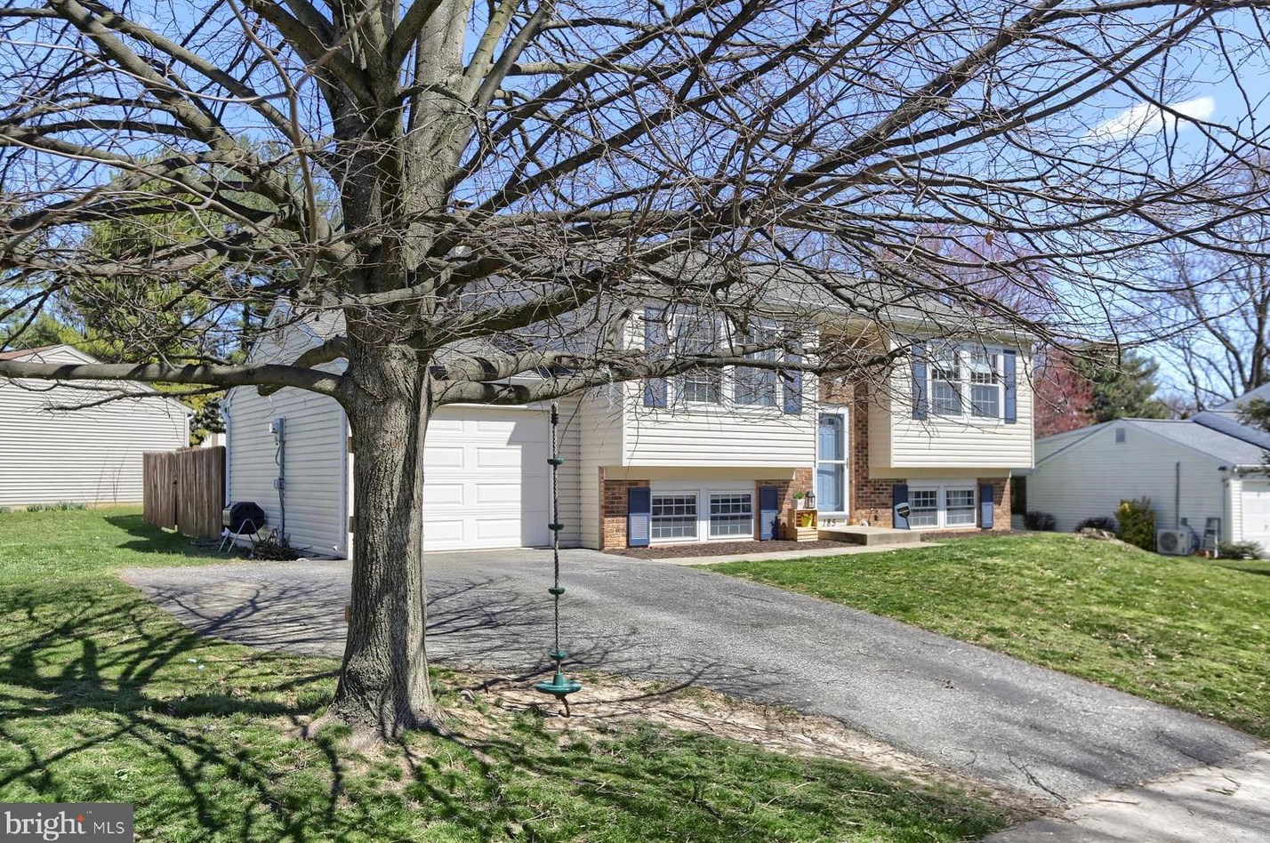 185 Warren Way, Lancaster, PA 17601