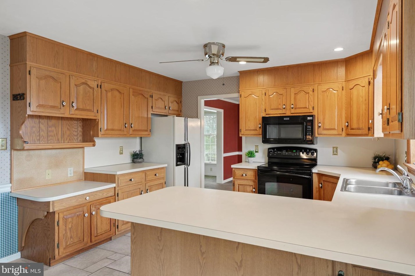 13 Strawberry Ln, Lancaster PA  17602-1637 exterior