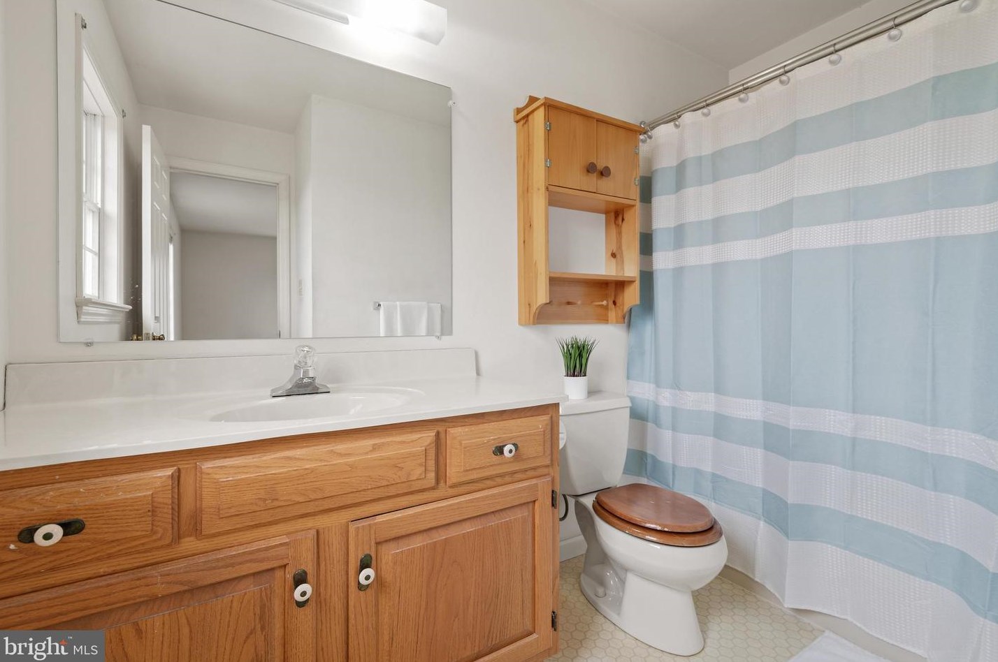 13 Strawberry Ln, Lancaster PA  17602-1637 exterior