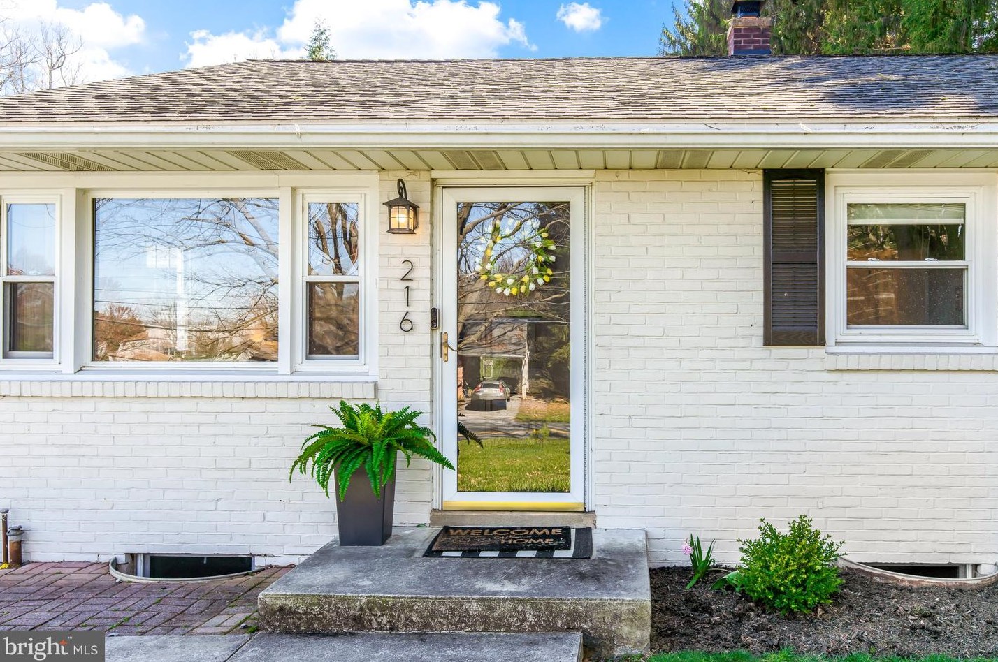 216 Meadow Ln, Lancaster, PA 17601