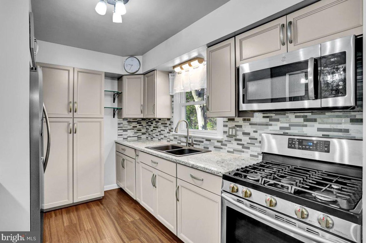 1800 Colonial Manor Dr, Lancaster PA  17603-6000 exterior