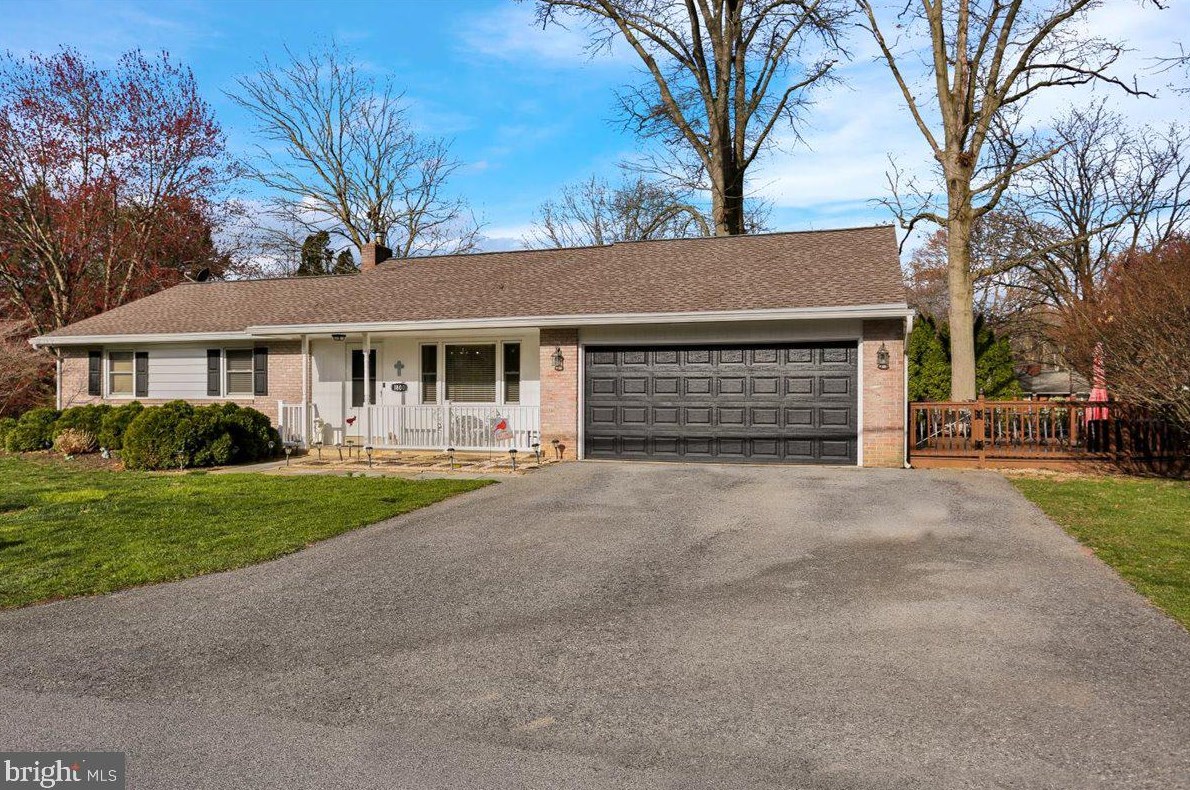 1800 Colonial Manor Dr, Lancaster, PA 17603