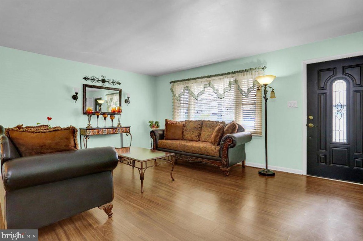 1800 Colonial Manor Dr, Lancaster PA  17603-6000 exterior