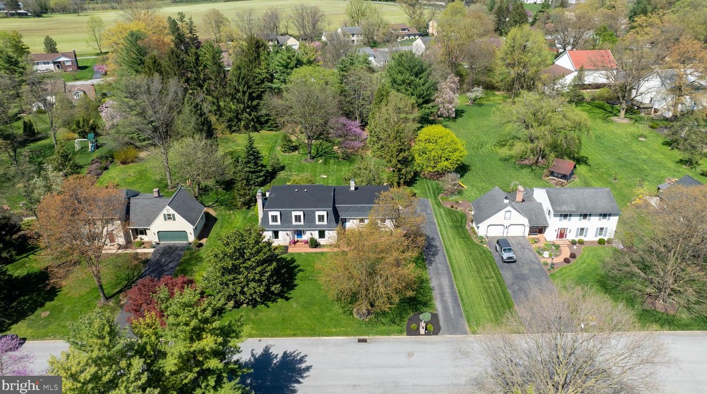 423 Wetherburn Dr, Lancaster, PA 17601