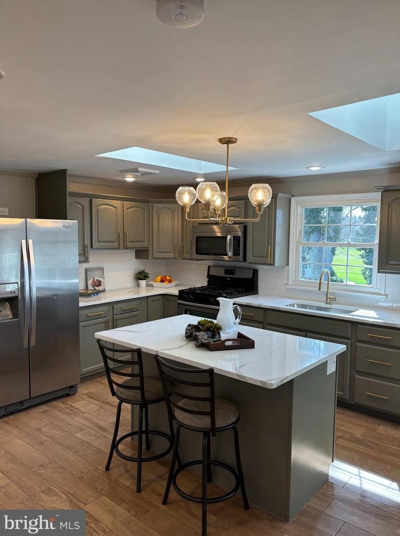 2106 Lyndell Dr, Lancaster PA  17601-5728 exterior