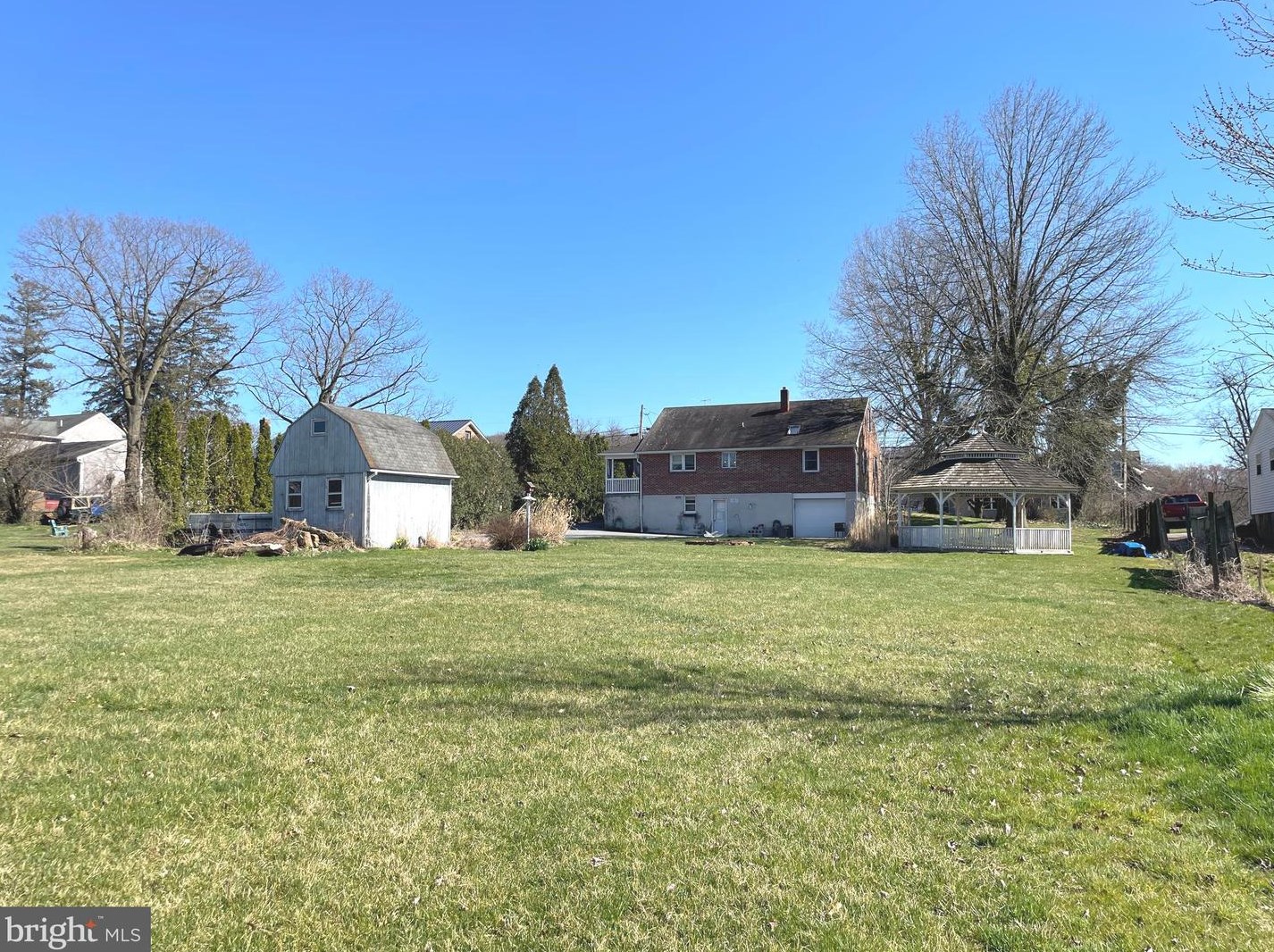325 Galen Hall Rd, Swartzville, PA 17569