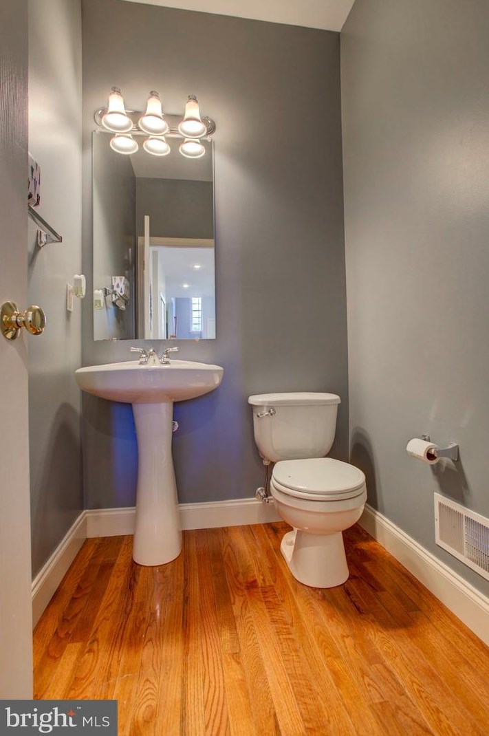 2141 Colleens Way, Lancaster PA  17601-5756 exterior
