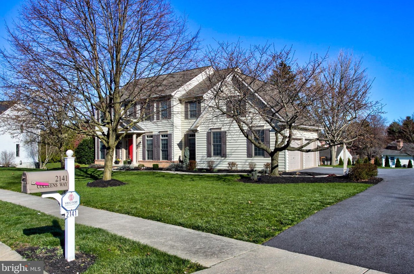 2141 Colleens Way, Lancaster PA  17601-5756 exterior