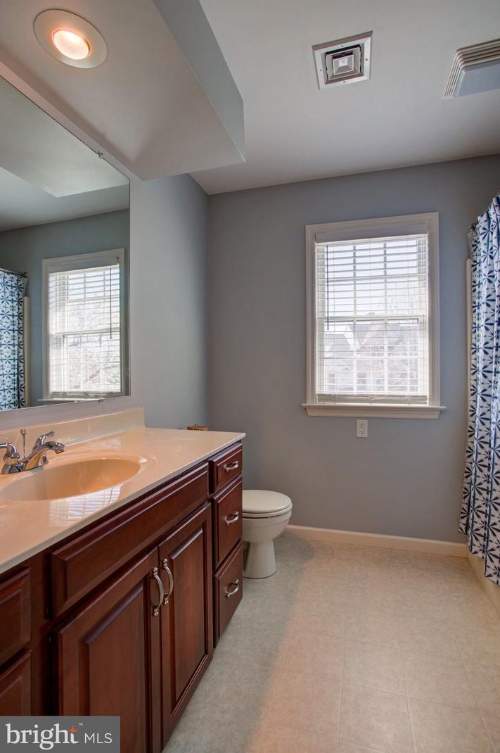 2141 Colleens Way, Lancaster PA  17601-5756 exterior