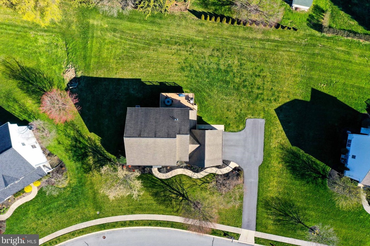 2141 Colleens Way, Lancaster PA  17601-5756 exterior