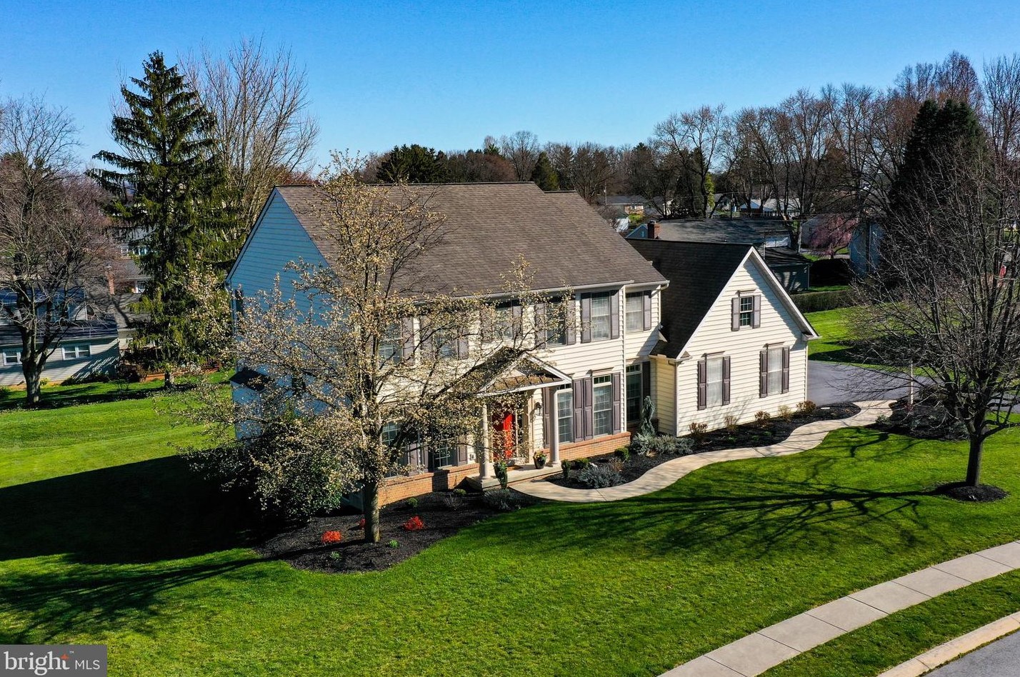 2141 Colleens Way, Lancaster PA  17601-5756 exterior