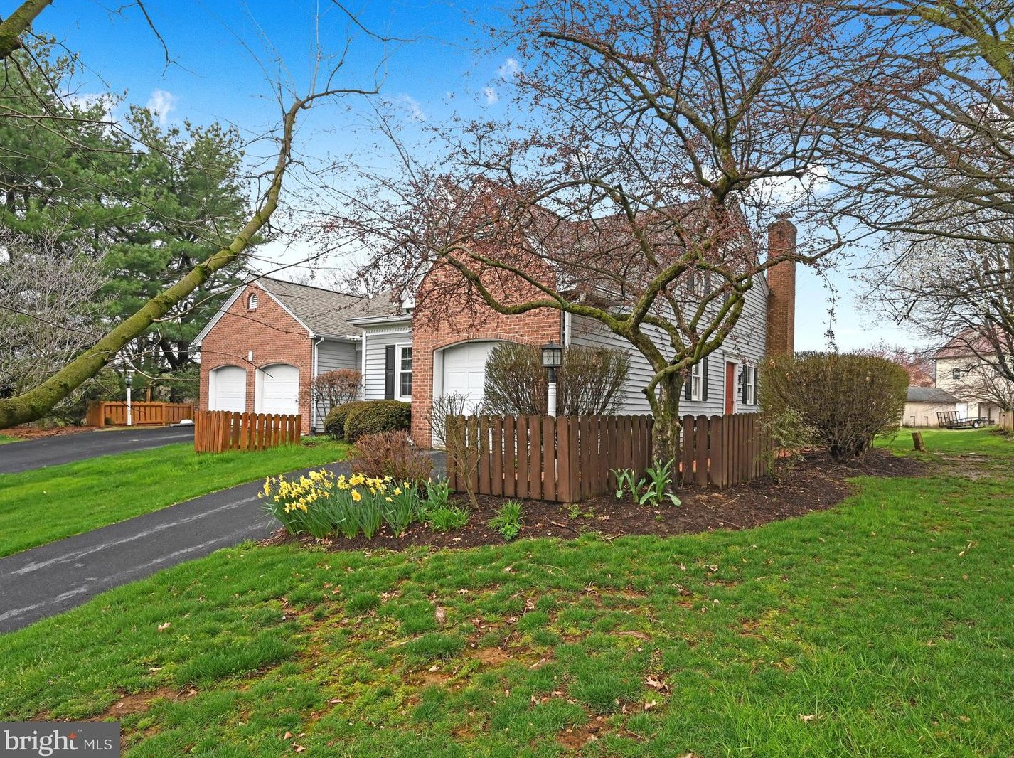3245 Oakglen Ct, Lancaster, PA 17601-1340