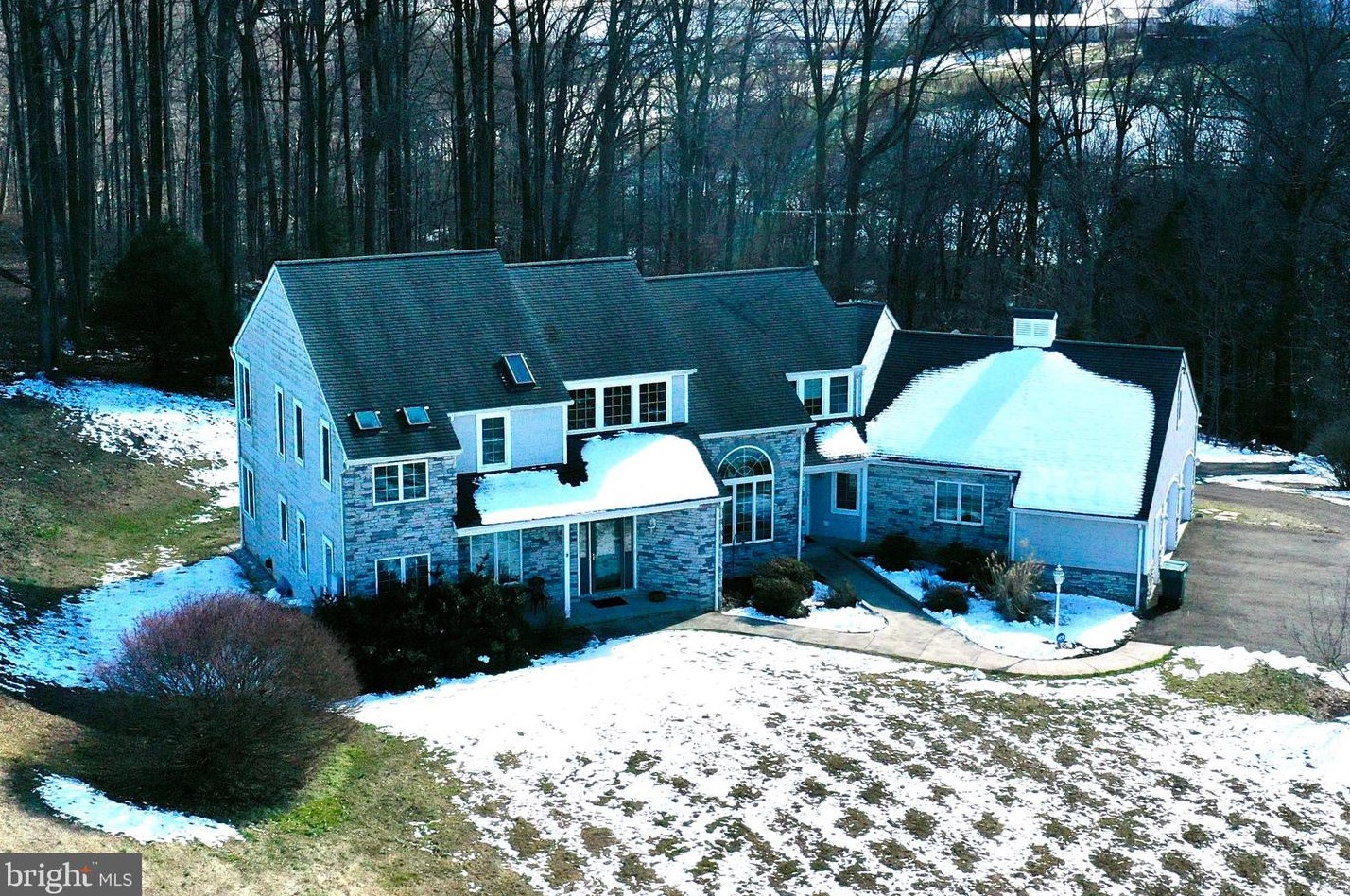 131 Cardinal Dr, Buck, PA 17566-9013