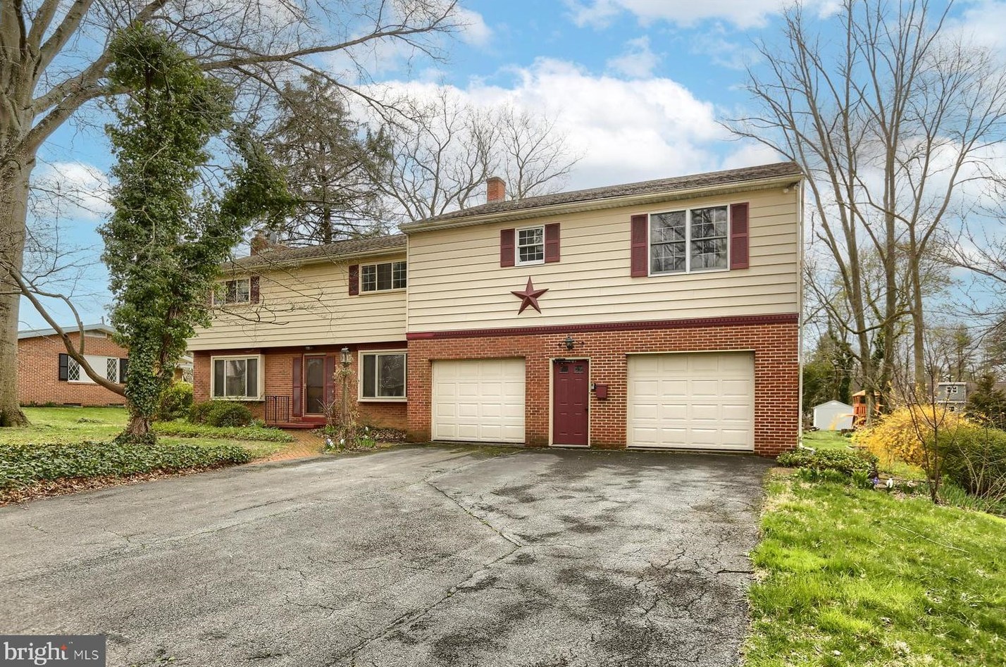 1558 Linden Ave, Lancaster, PA 17601
