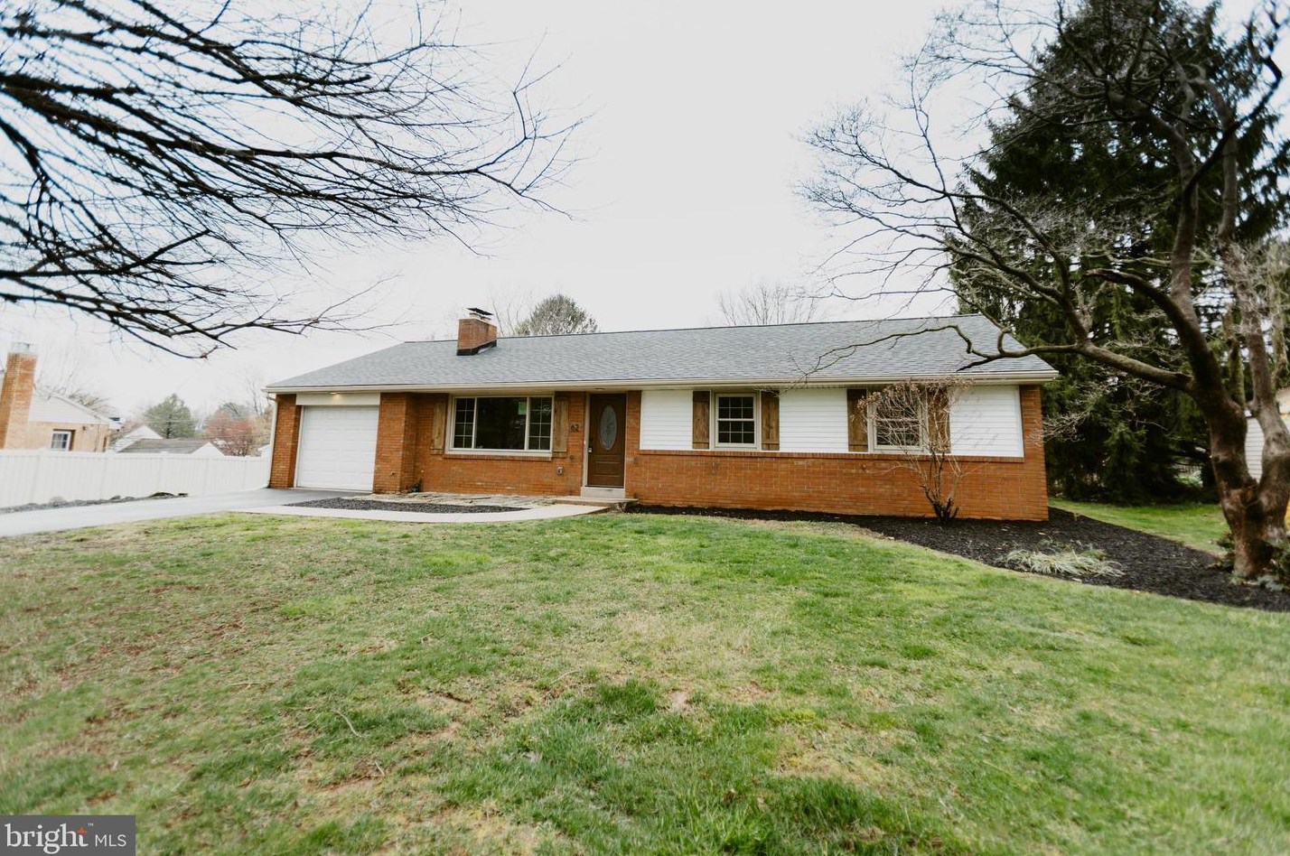 62 Logging Rd, Bareville, PA 17540-1116