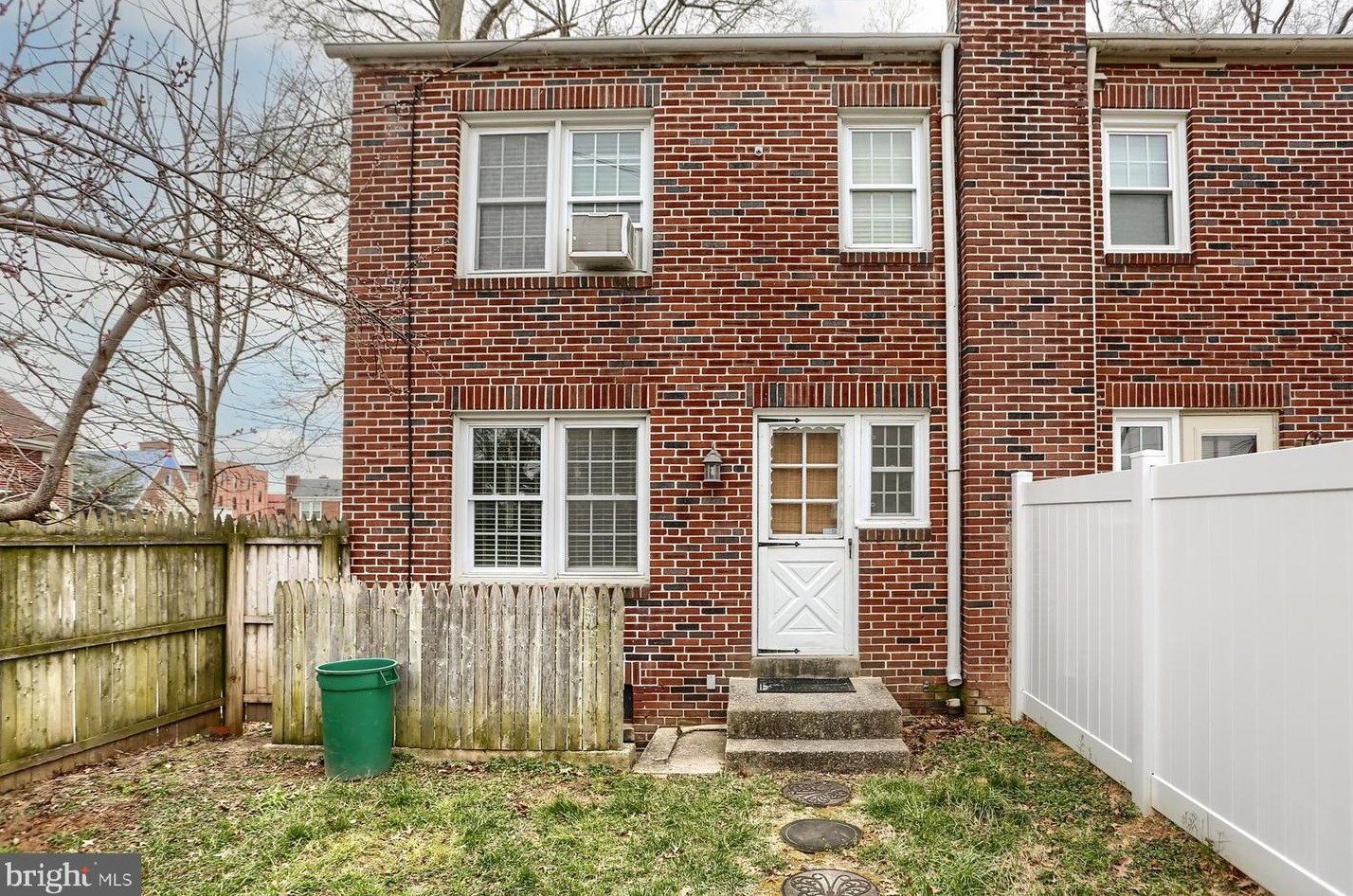 627 Marshall St, Lancaster PA  17602-2166 exterior