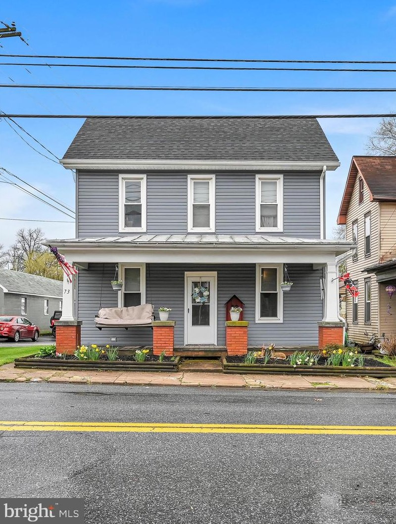 73 Main St, Swartzville, PA 17569-9606