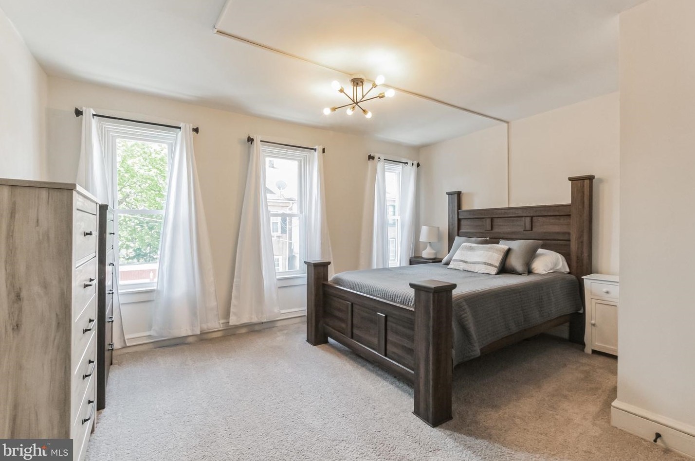 465 Plum St, Lancaster PA  17602-3709 exterior