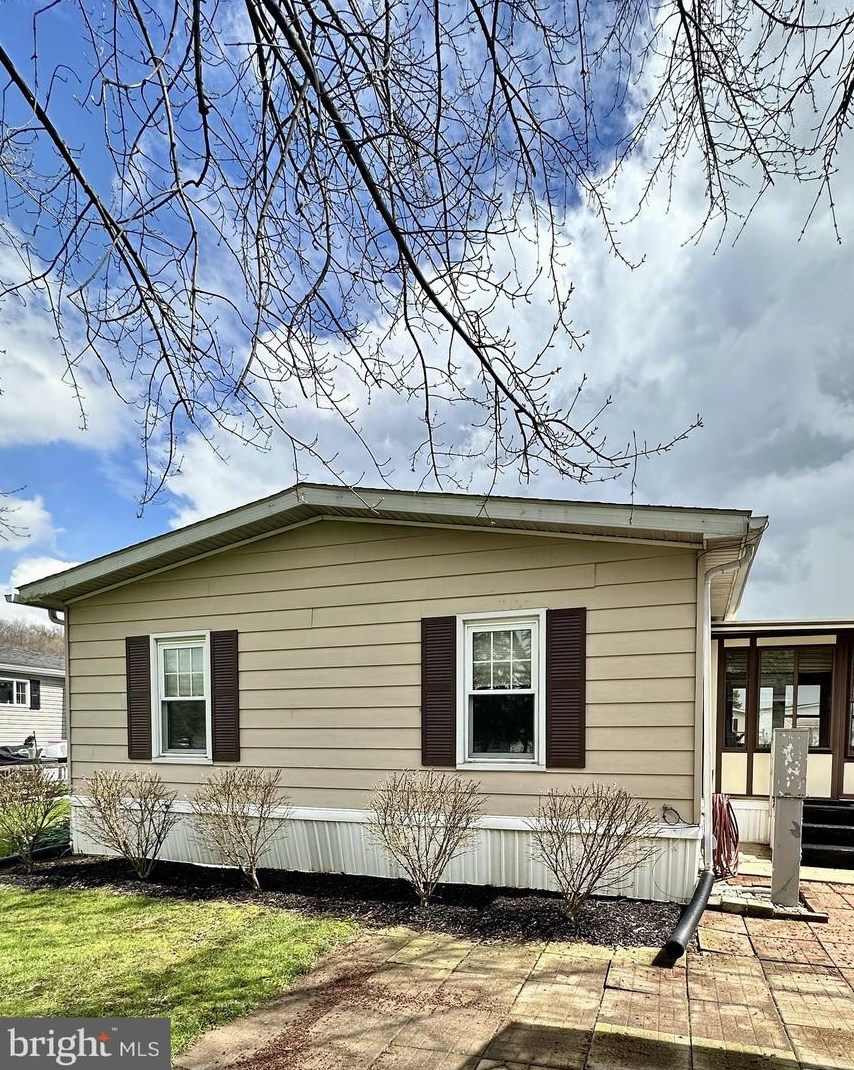 157 Aster Dr, Smithville, PA 17560