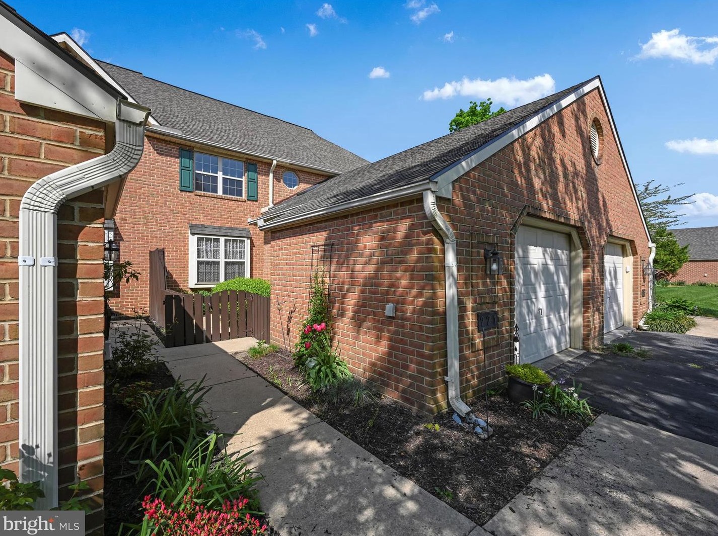 221 Pine Bridge Ln, Lancaster, PA 17603