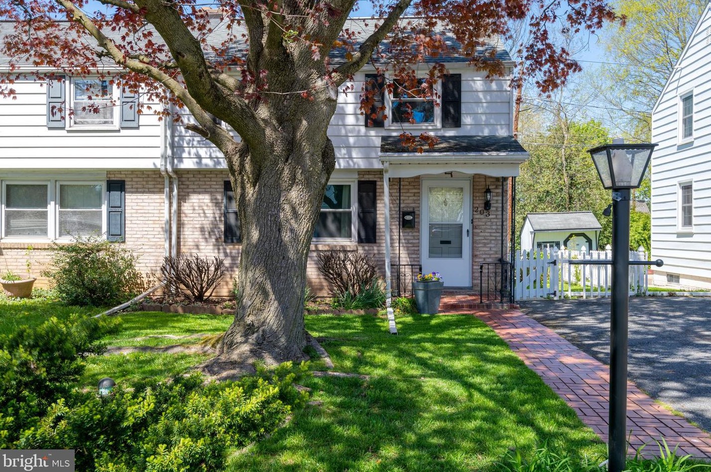 203 Elizabeth Dr, Lancaster, PA 17601-4367