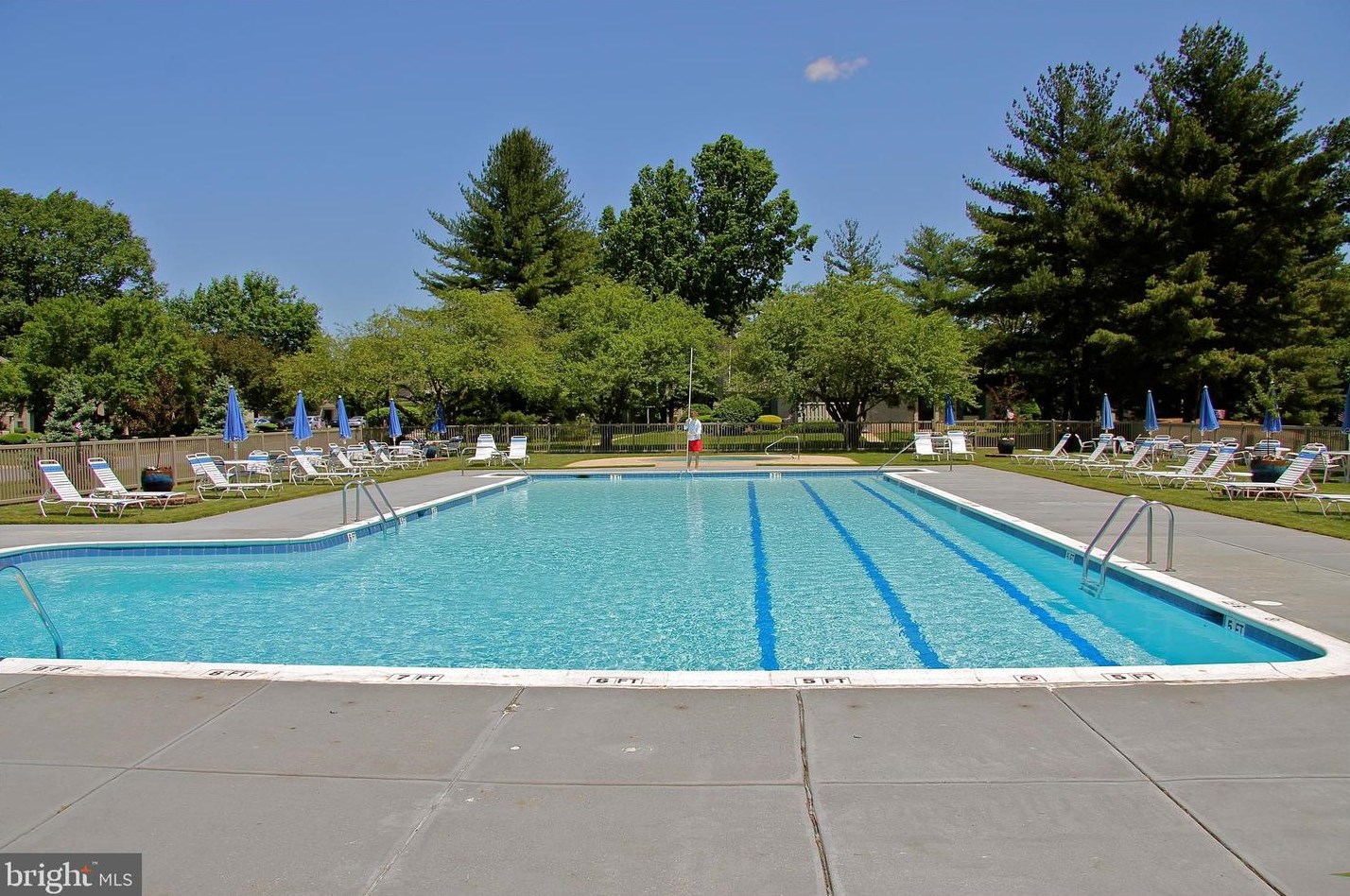 410 Valleybrook Dr, Lancaster PA  17601-4642 exterior