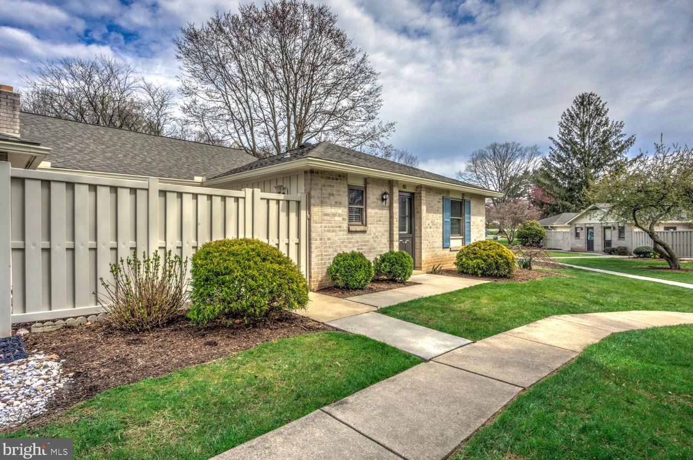 410 Valleybrook Dr, Lancaster PA  17601-4642 exterior