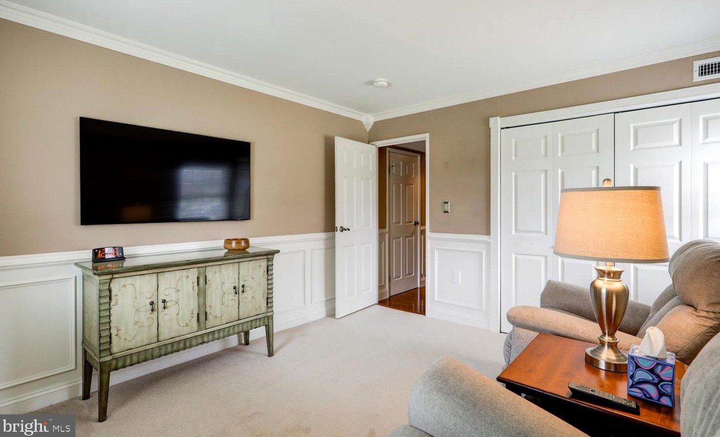 410 Valleybrook Dr, Lancaster PA  17601-4642 exterior