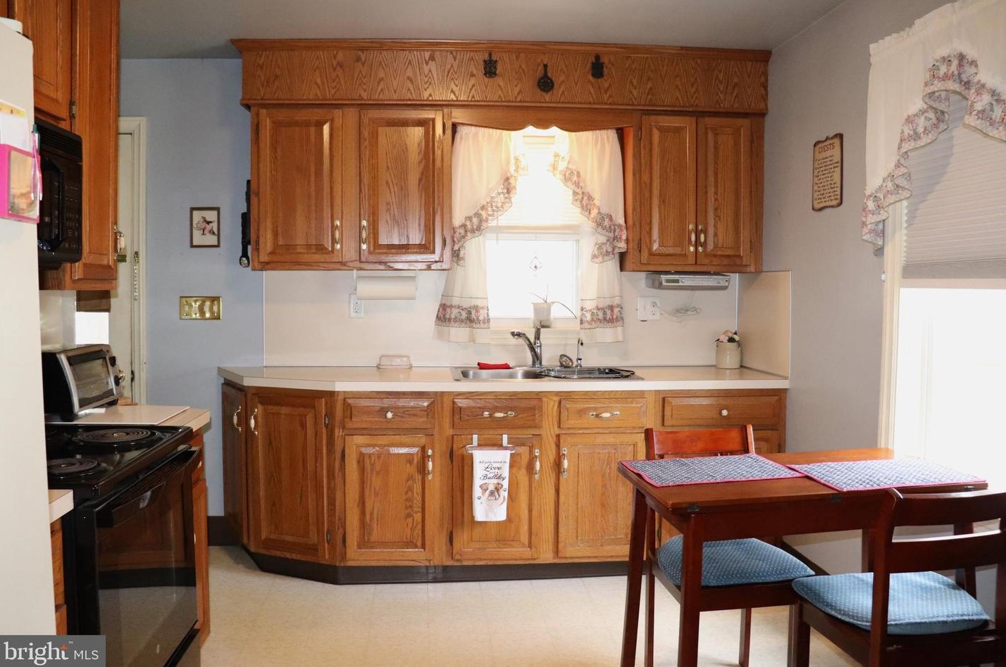131 Old Mill Rd, Ephrata PA  17522-1810 exterior
