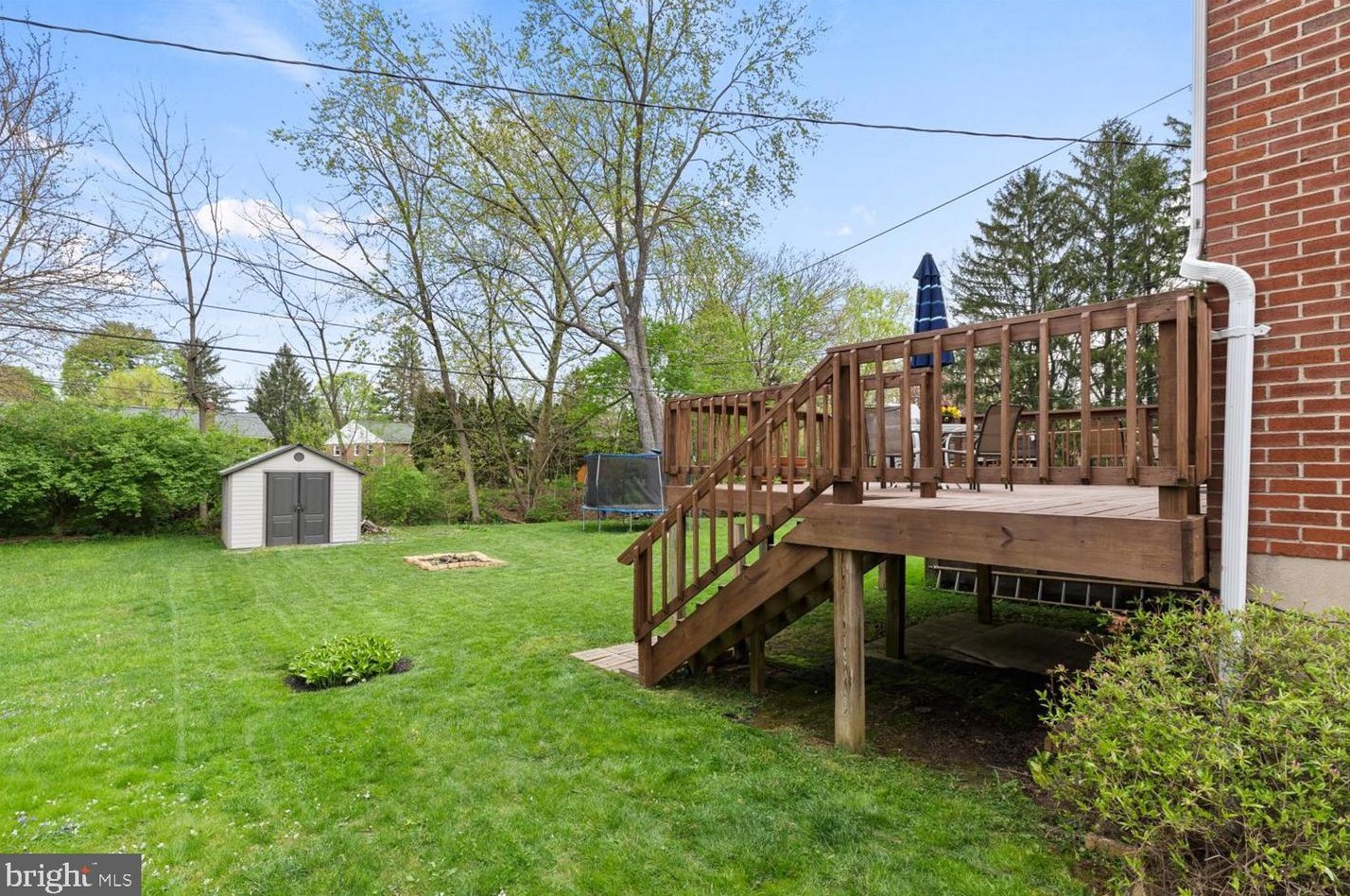 1021 Edgemoor Ct, Lancaster PA  17601-5131 exterior