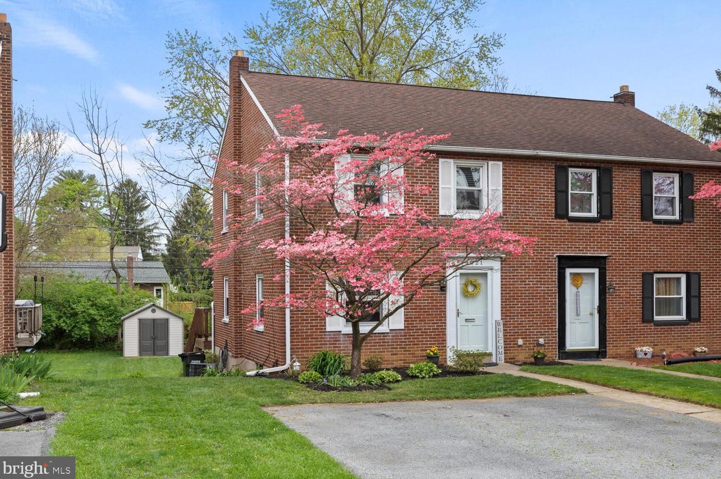 1021 Edgemoor Ct, Lancaster PA  17601-5131 exterior