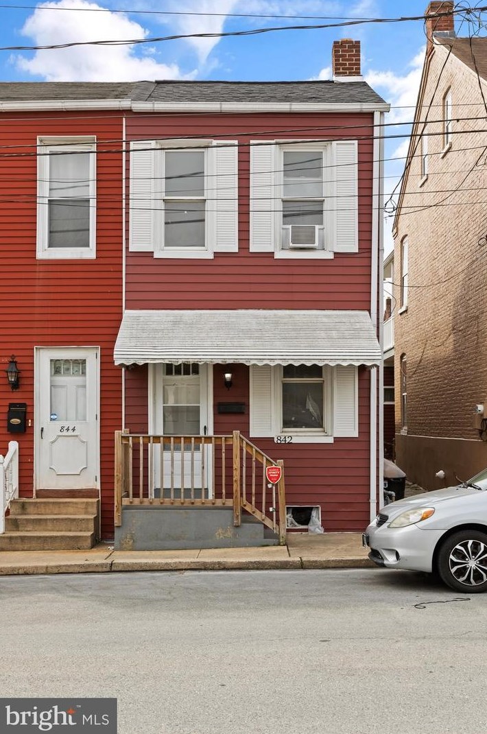 842 Houston St, Kinderhook, PA 17512-1507
