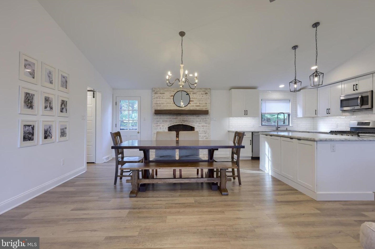 2112 Hollinger Rd, Lancaster PA  17602-4724 exterior