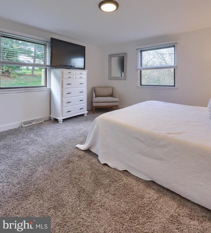 2112 Hollinger Rd, Lancaster PA  17602-4724 exterior