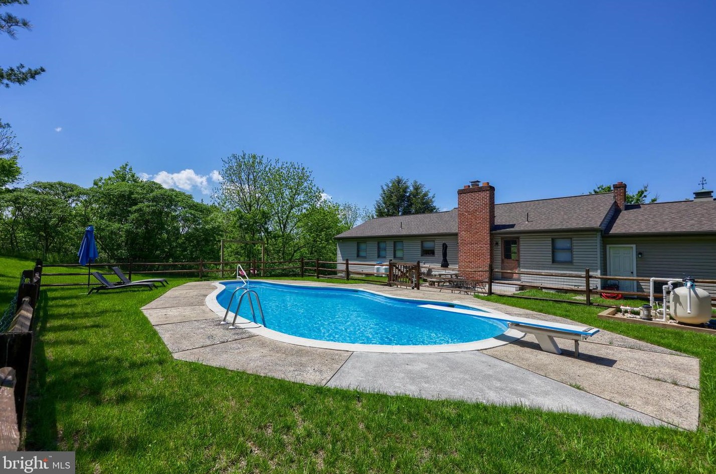 2112 Hollinger Rd, Lancaster PA  17602-4724 exterior