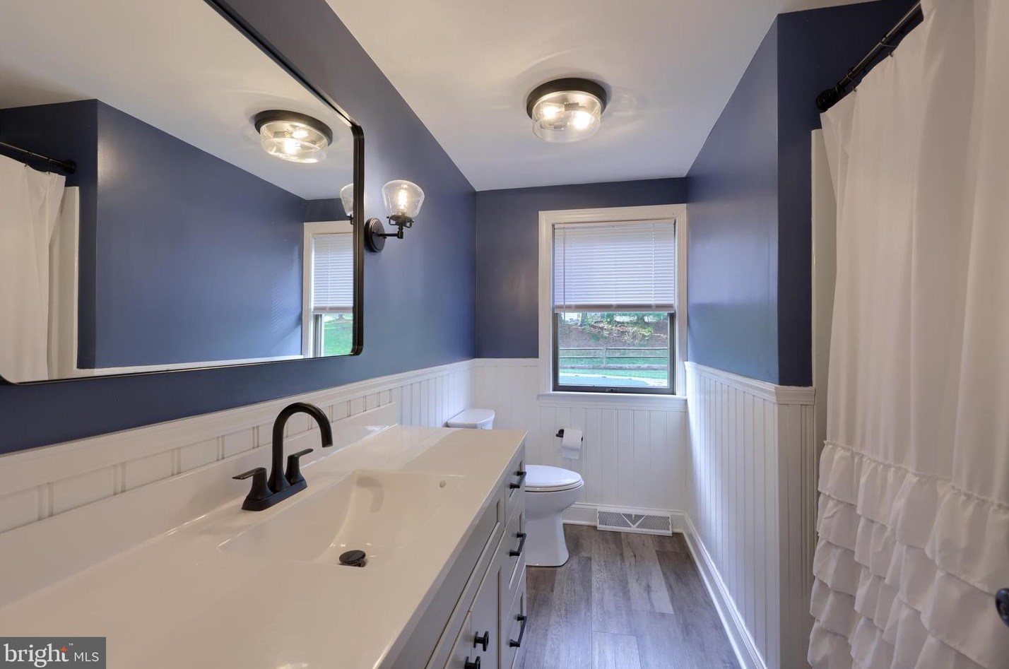 2112 Hollinger Rd, Lancaster PA  17602-4724 exterior