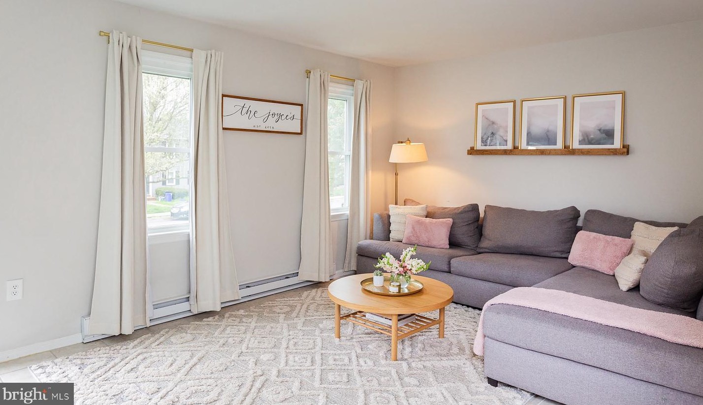 1612 Chadwick Cir, Lancaster PA  17603-9335 exterior