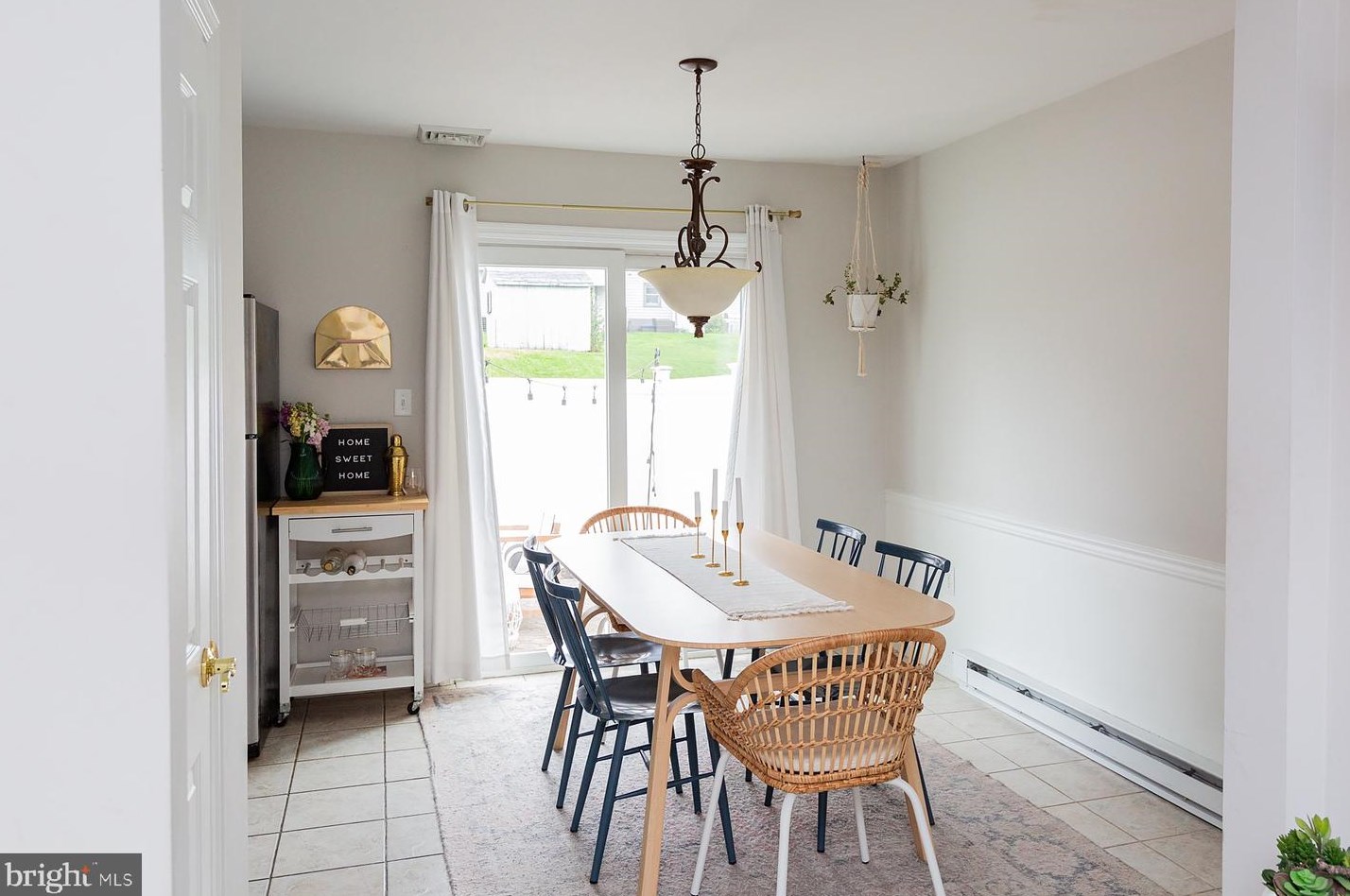 1612 Chadwick Cir, Lancaster PA  17603-9335 exterior