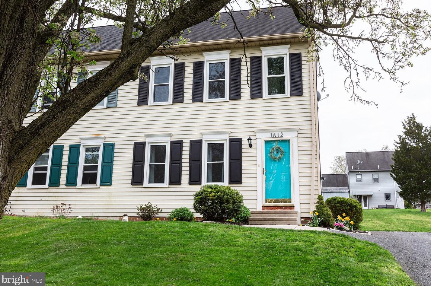 1612 Chadwick Cir, Lancaster PA  17603-9335 exterior