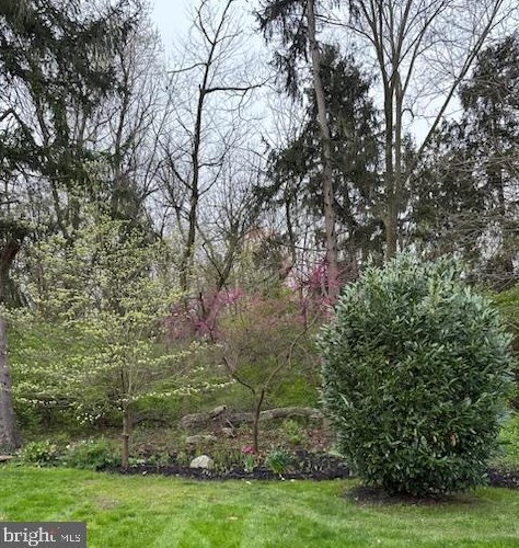 1812 Windsong Ln, Lancaster, PA 17602-7002