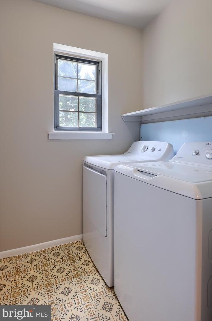 146 Valleybrook Dr, Lancaster PA  17601-4619 exterior