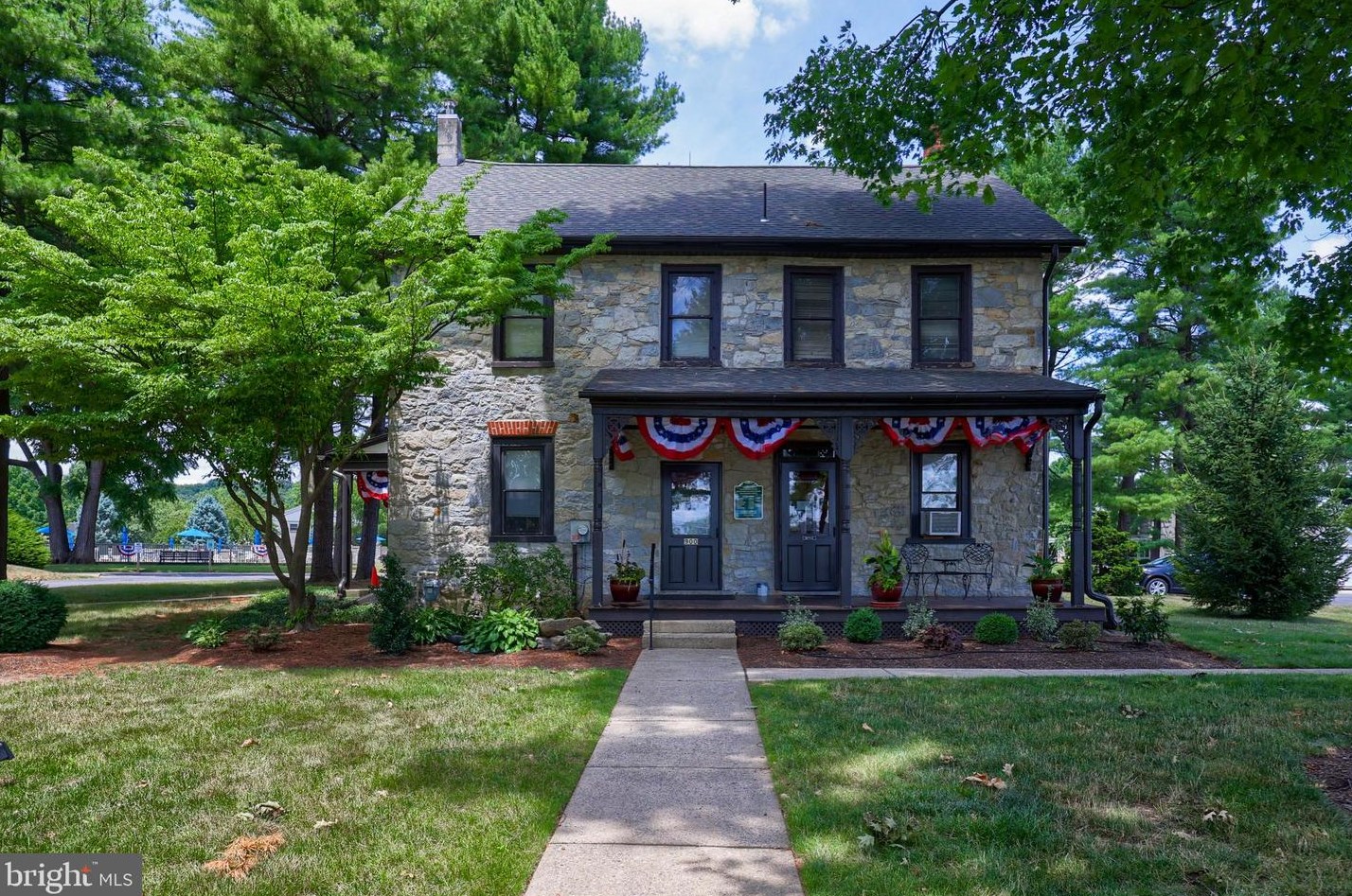 146 Valleybrook Dr, Lancaster PA  17601-4619 exterior