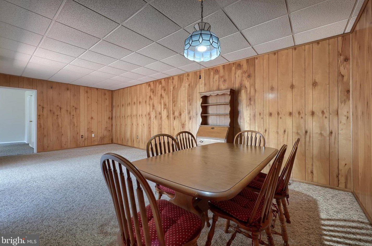 146 Valleybrook Dr, Lancaster PA  17601-4619 exterior