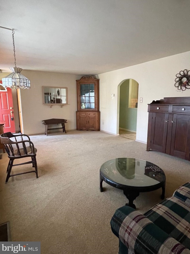205 Hummer Rd, Ephrata, PA 17522