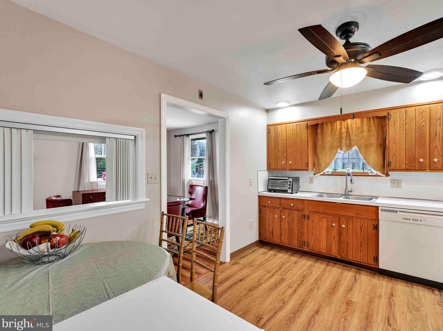 287 Longfellow Dr, Lancaster PA  17602-4017 exterior