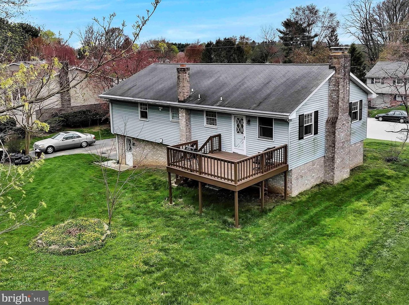 287 Longfellow Dr, Lancaster PA  17602-4017 exterior