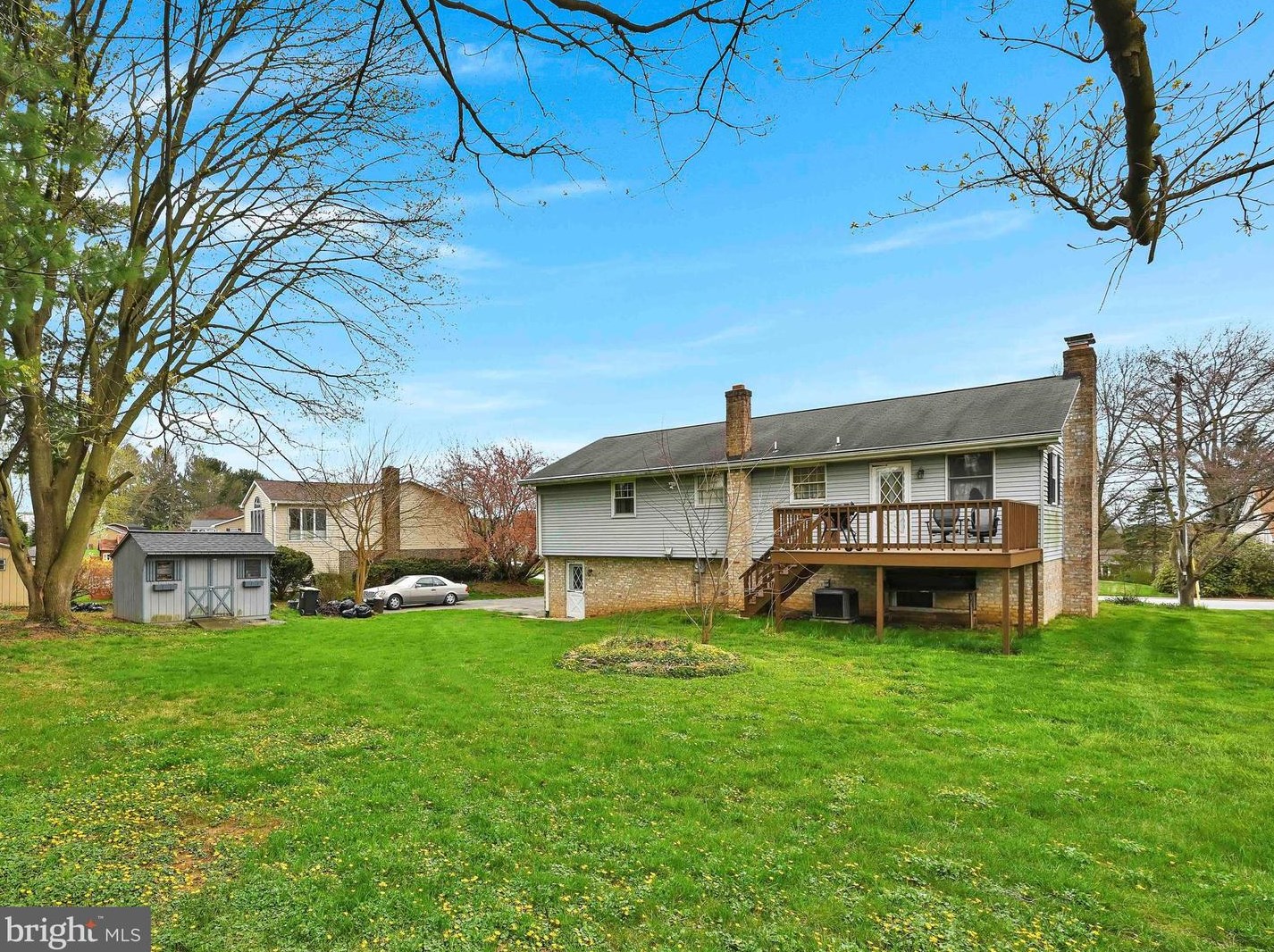 287 Longfellow Dr, Lancaster PA  17602-4017 exterior