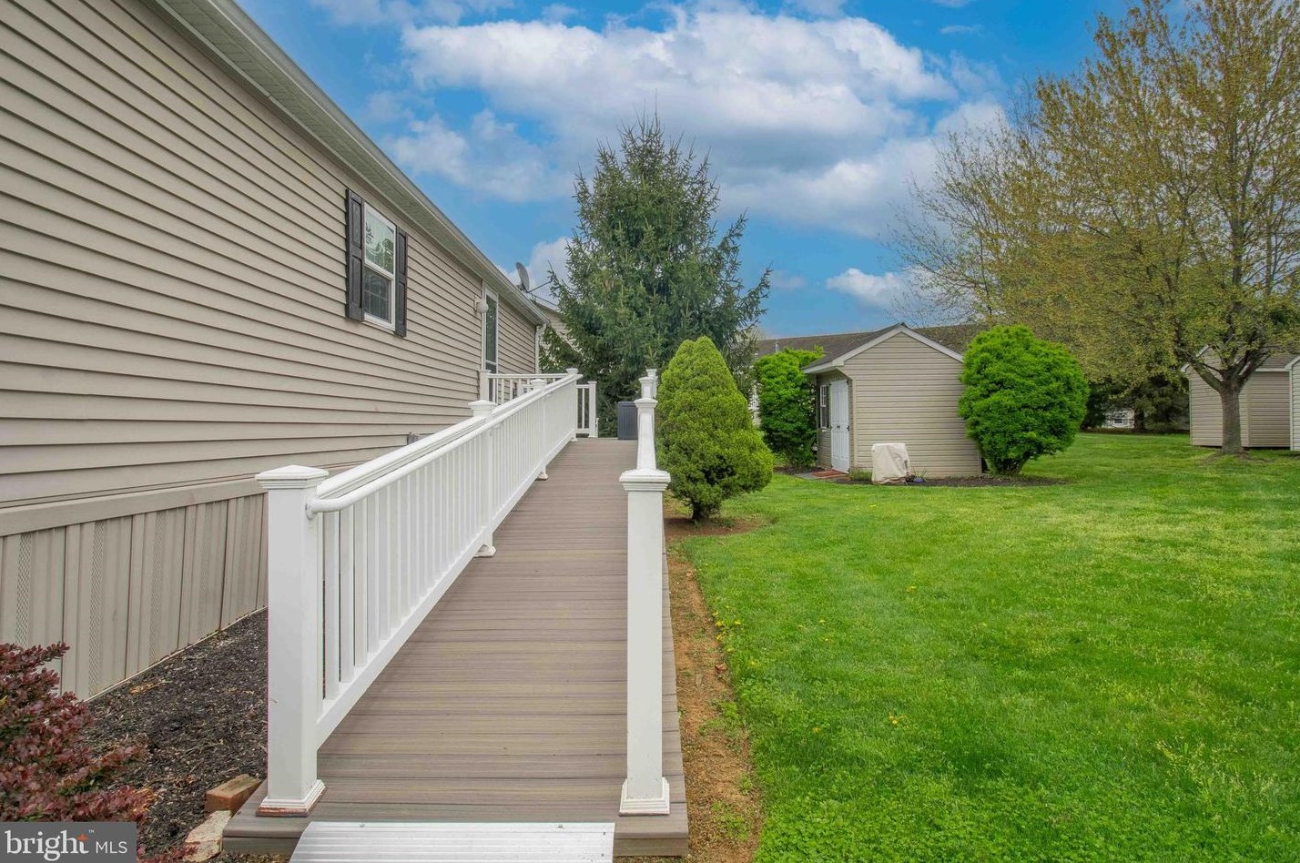 119 Summers Dr, Lancaster PA  17601-5860 exterior