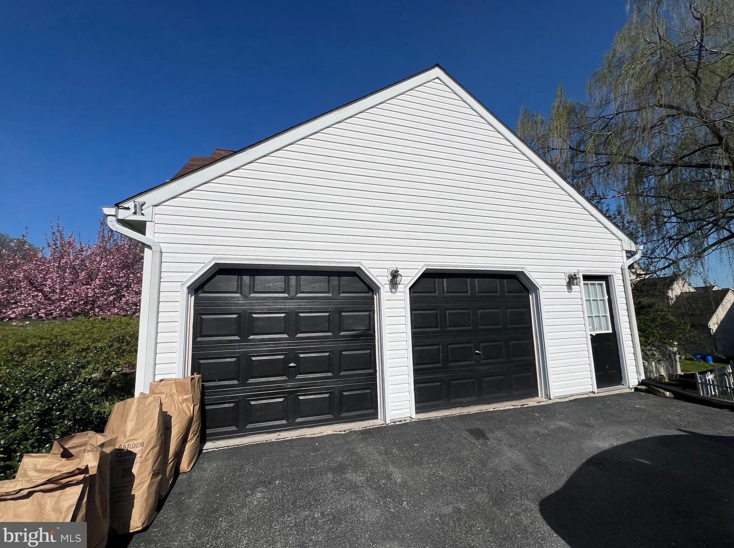 2390 Spring Valley Rd, Lancaster, PA 17601