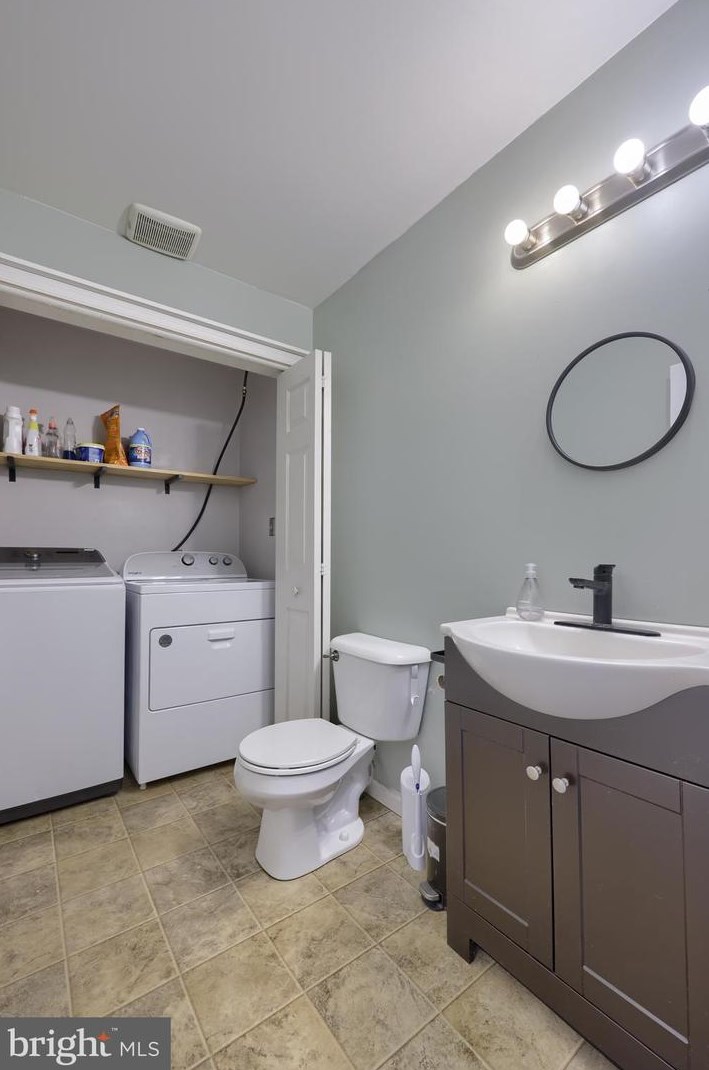 839 Knl Dr, Mount Joy PA  17552-9417 exterior